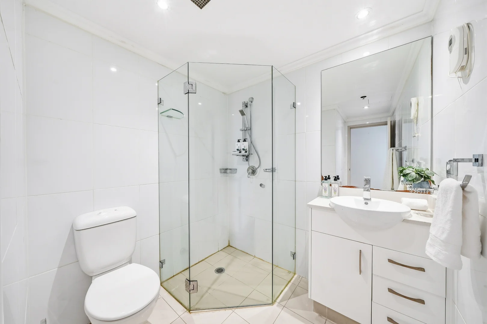 Additional image 20 of 337/8 Lachlan St, Waterloo NSW 2017