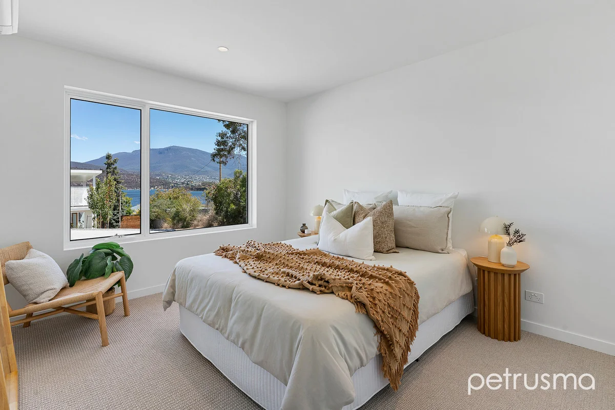 Additional image 19 of 1/107 Derwent Avenue, Lindisfarne TAS 7015
