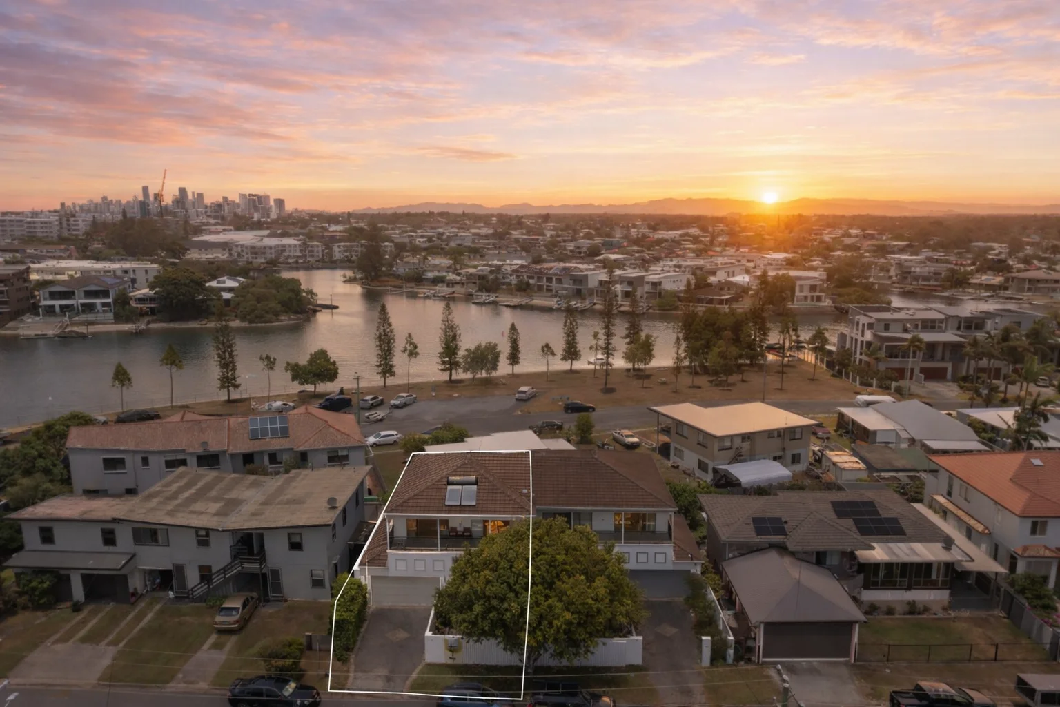 Additional image 3 of 1/18 Ocean Street, Runaway Bay QLD 4216