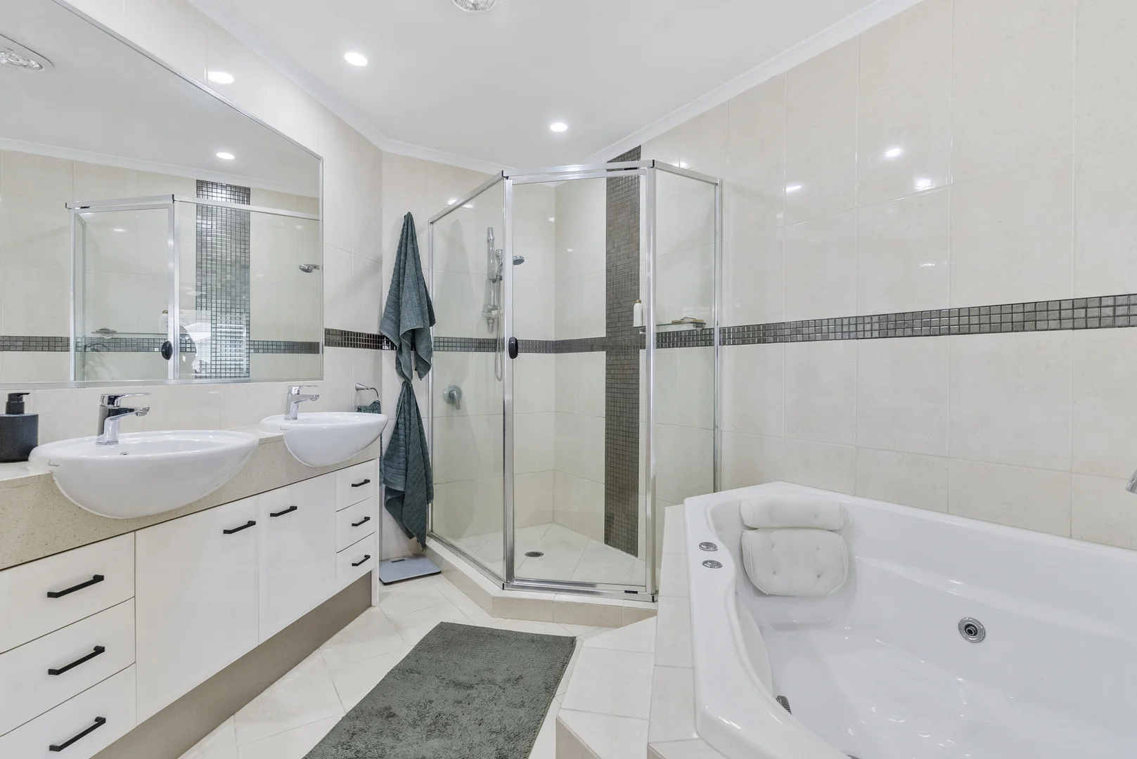 Additional image 15 of 2/3 Cedar Court, Burleigh Heads QLD 4220