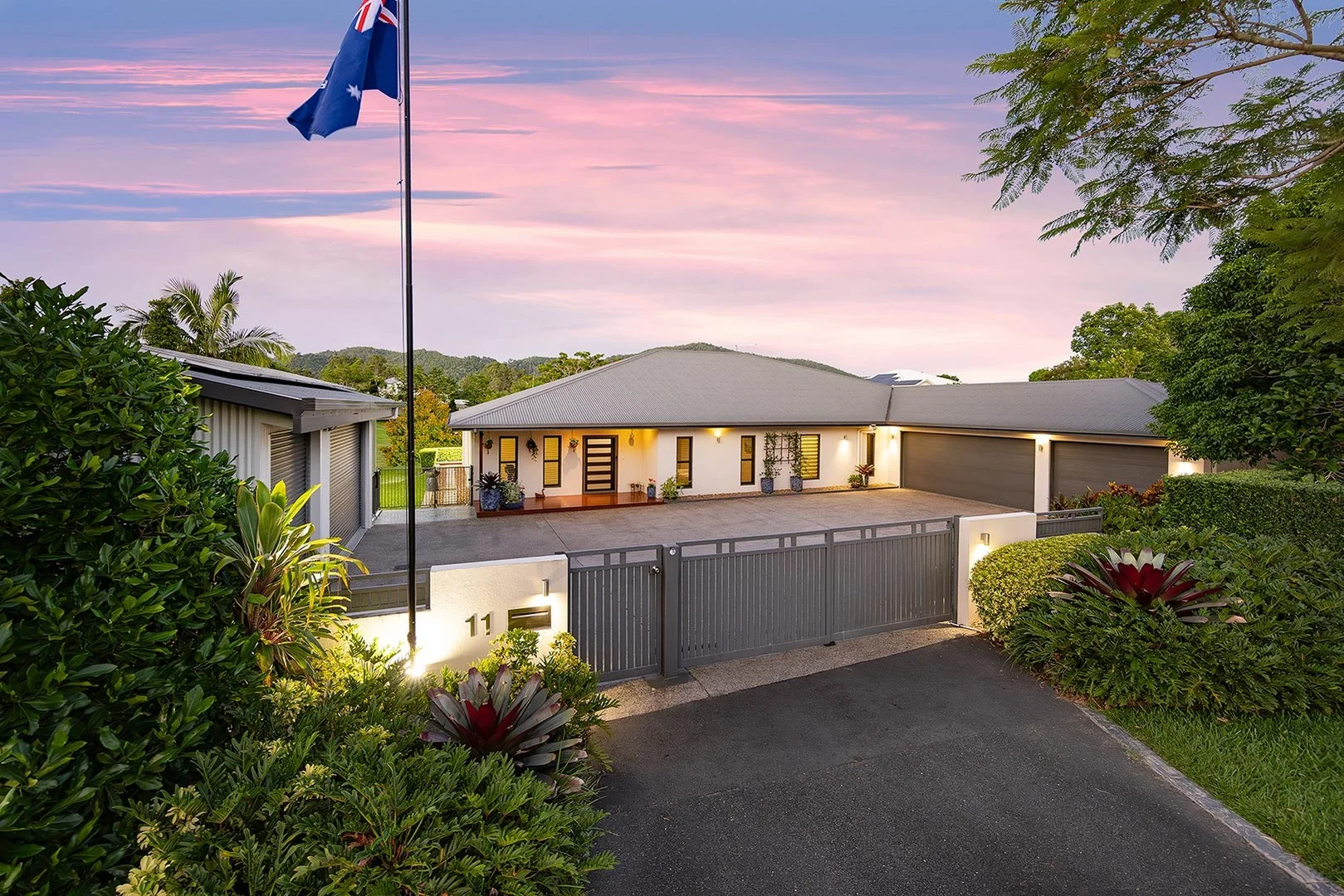 11 Haigh Crescent, Samford Valley QLD 4520