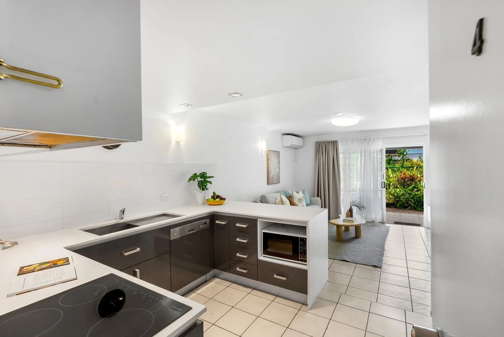Additional image 10 of 4/239 Lake Street, Cairns North QLD 4870
