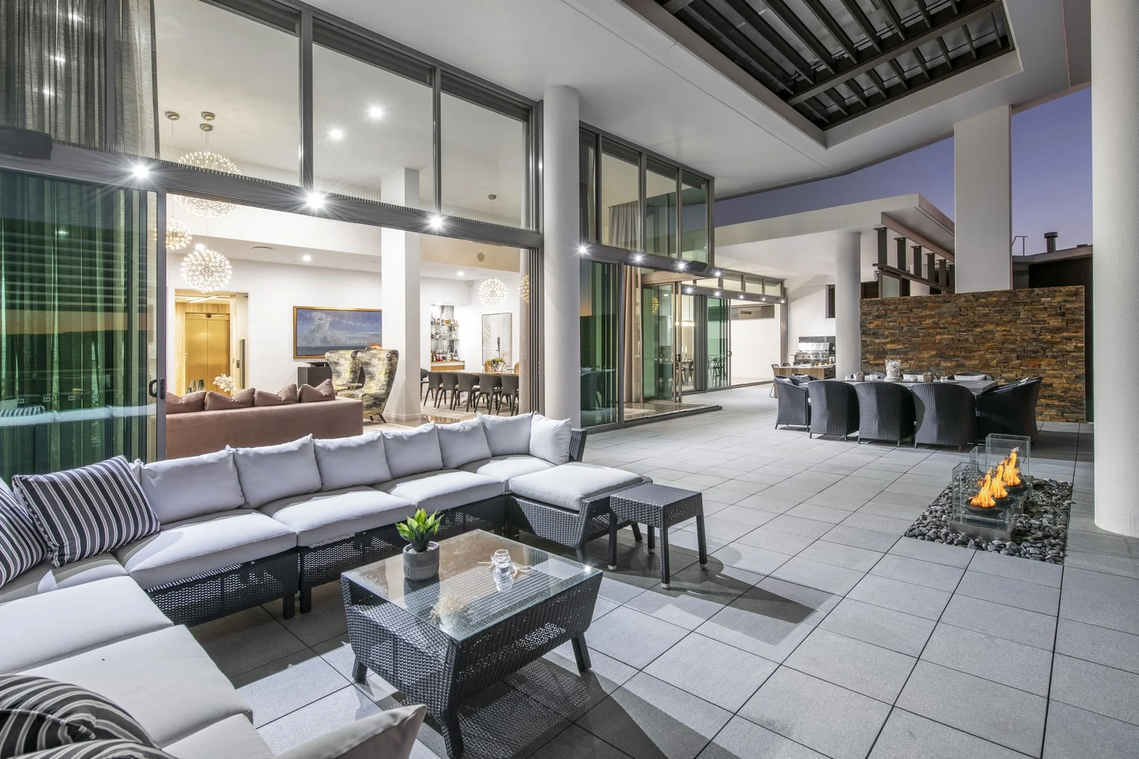 6601 Ephraim Island, Paradise Point QLD 4216