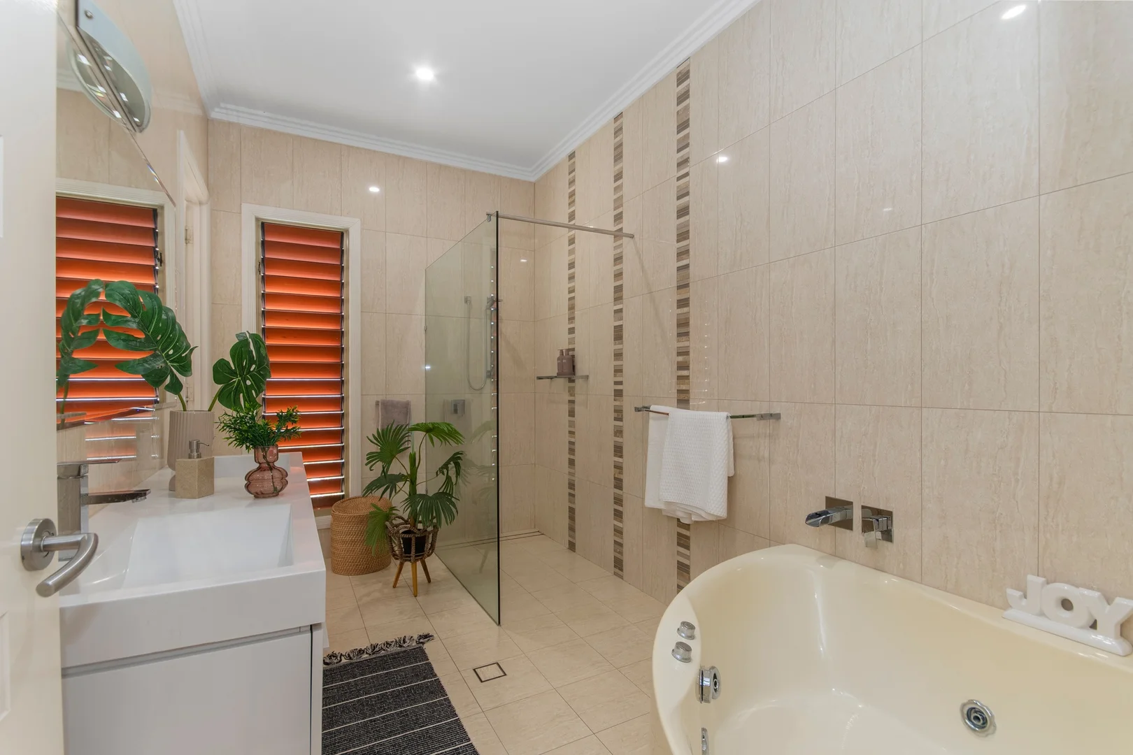 Additional image 19 of 20 The Point, Castle Hill QLD 4810