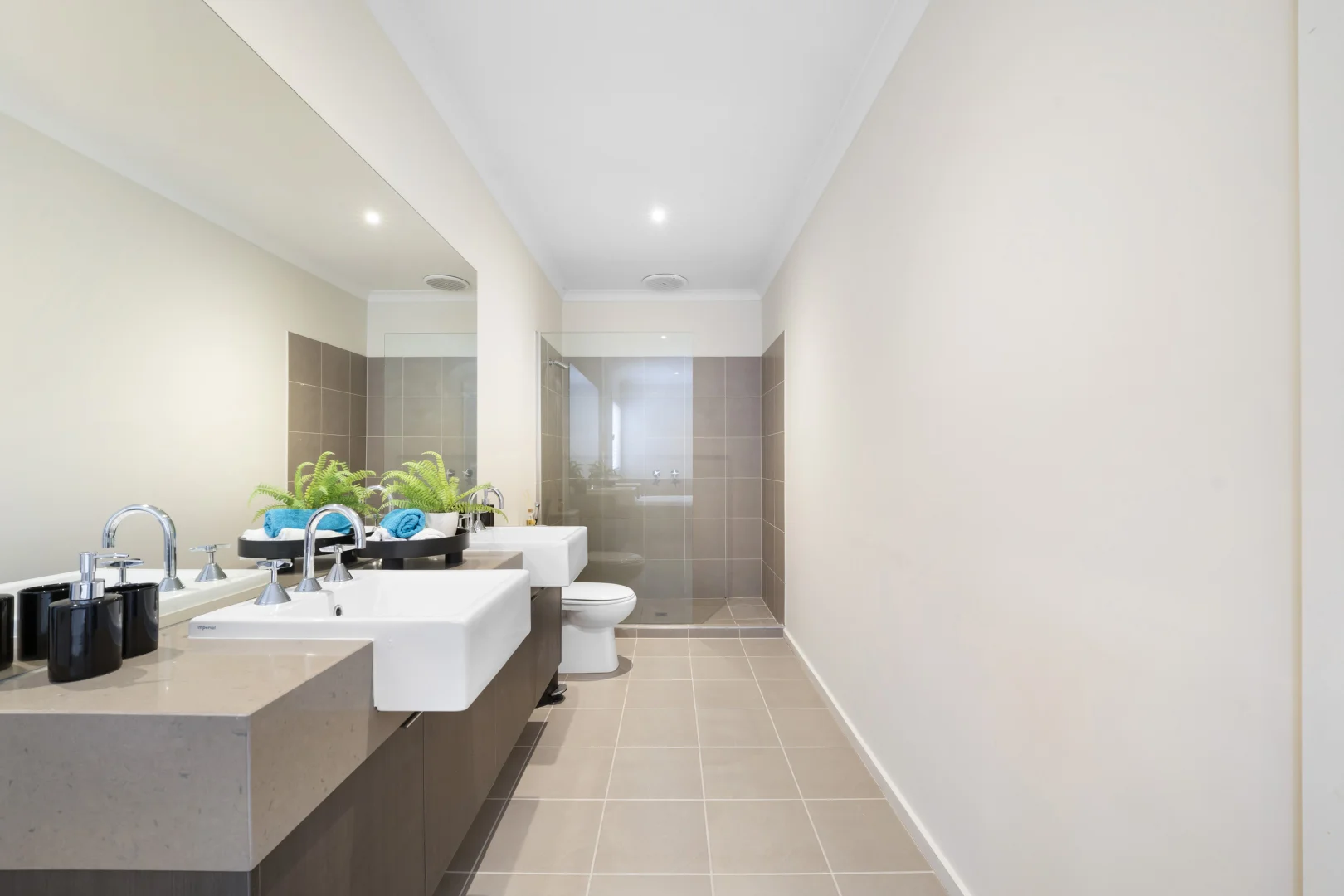 27 Rippleside Terrace, Tarneit VIC 3029 photo 3