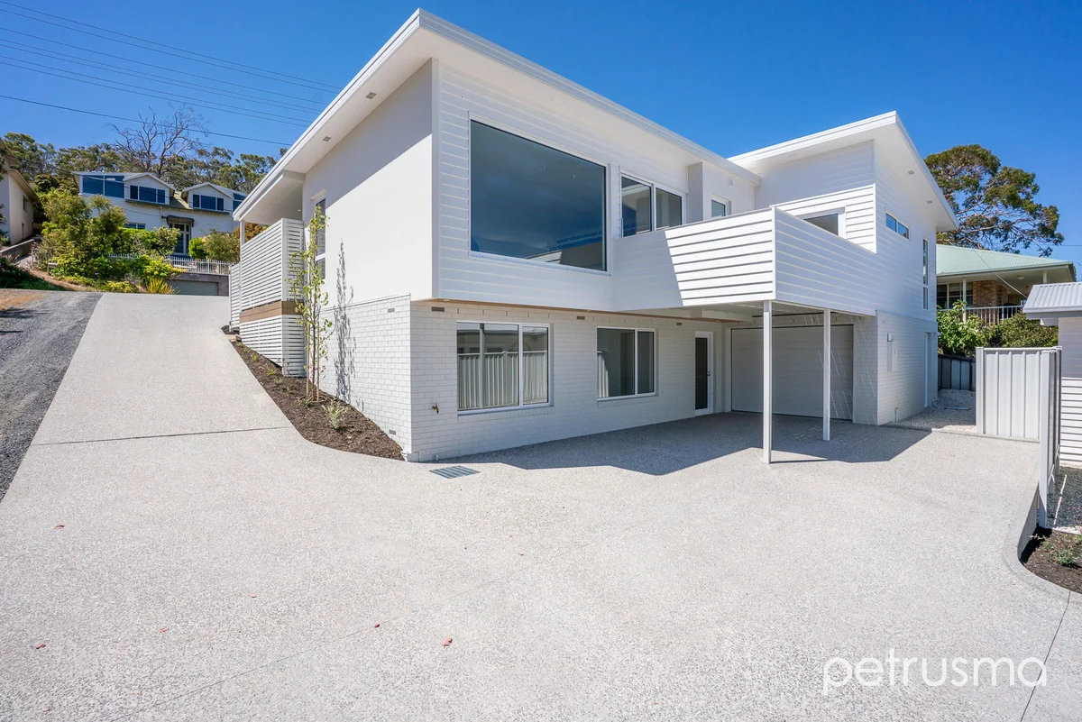 Additional image 31 of 1/107 Derwent Avenue, Lindisfarne TAS 7015