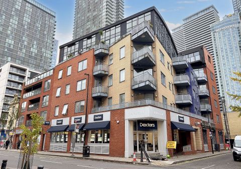 Flat 1 Regatta Point, 1 Manilla Street, Canary Wharf, London E14