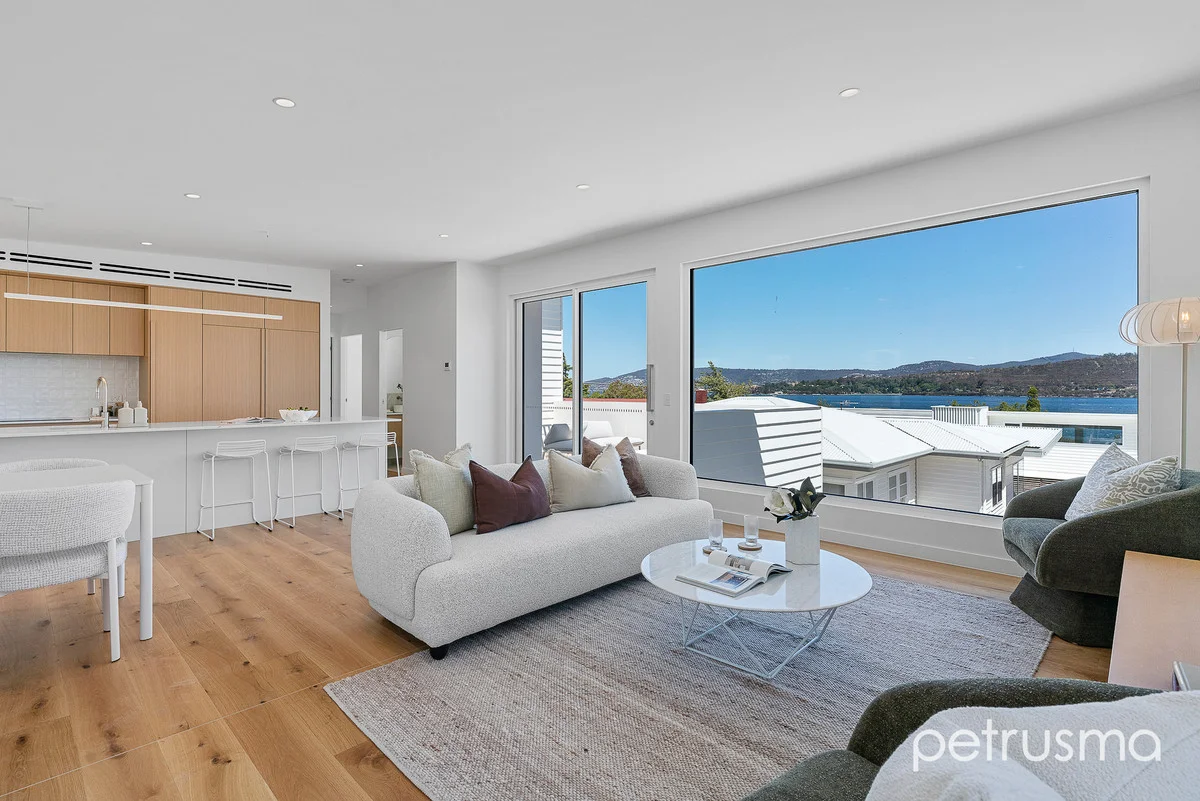 Additional image 2 of 1/107 Derwent Avenue, Lindisfarne TAS 7015