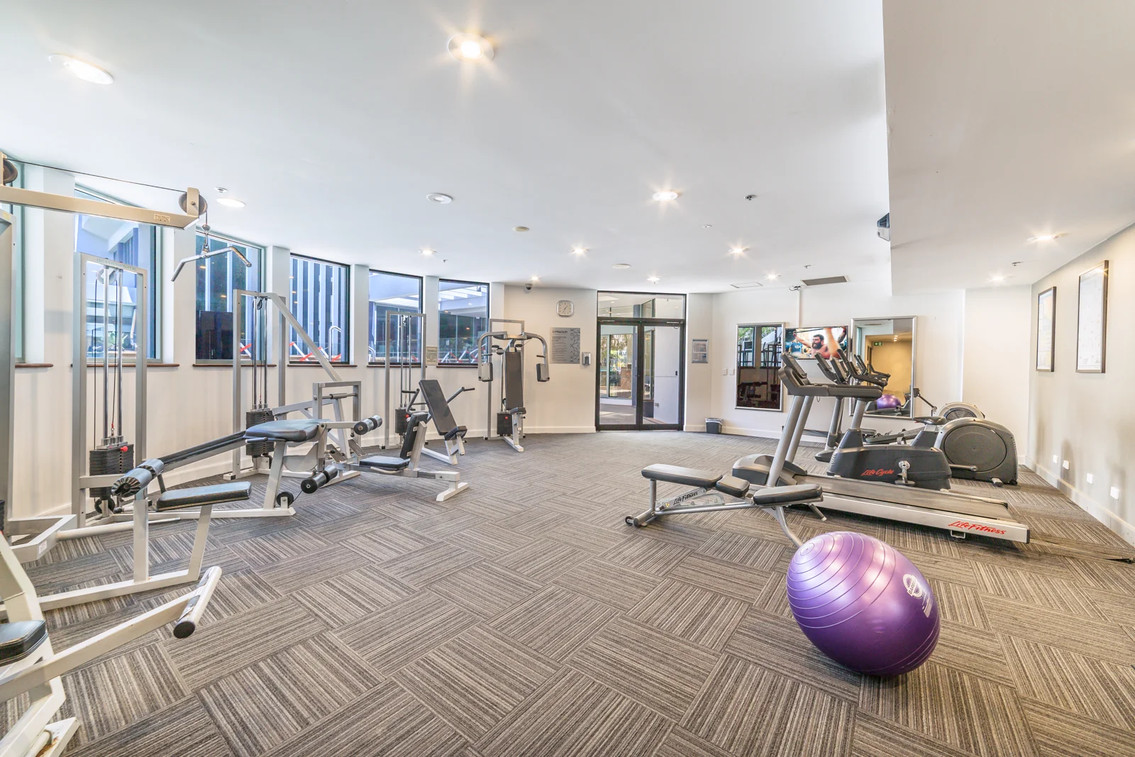 Additional image 15 of 907 & 908/25 Laycock Street, Surfers Paradise QLD 4217