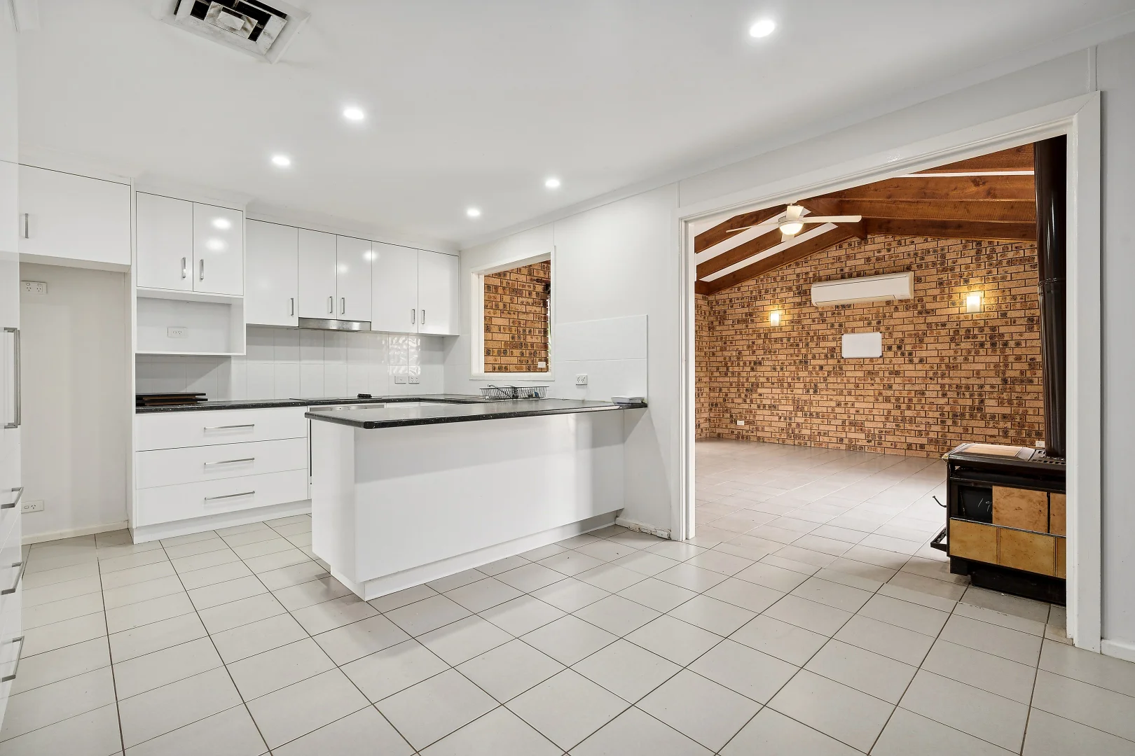 Additional image 2 of 45A Deutcher Street, Temora NSW 2666