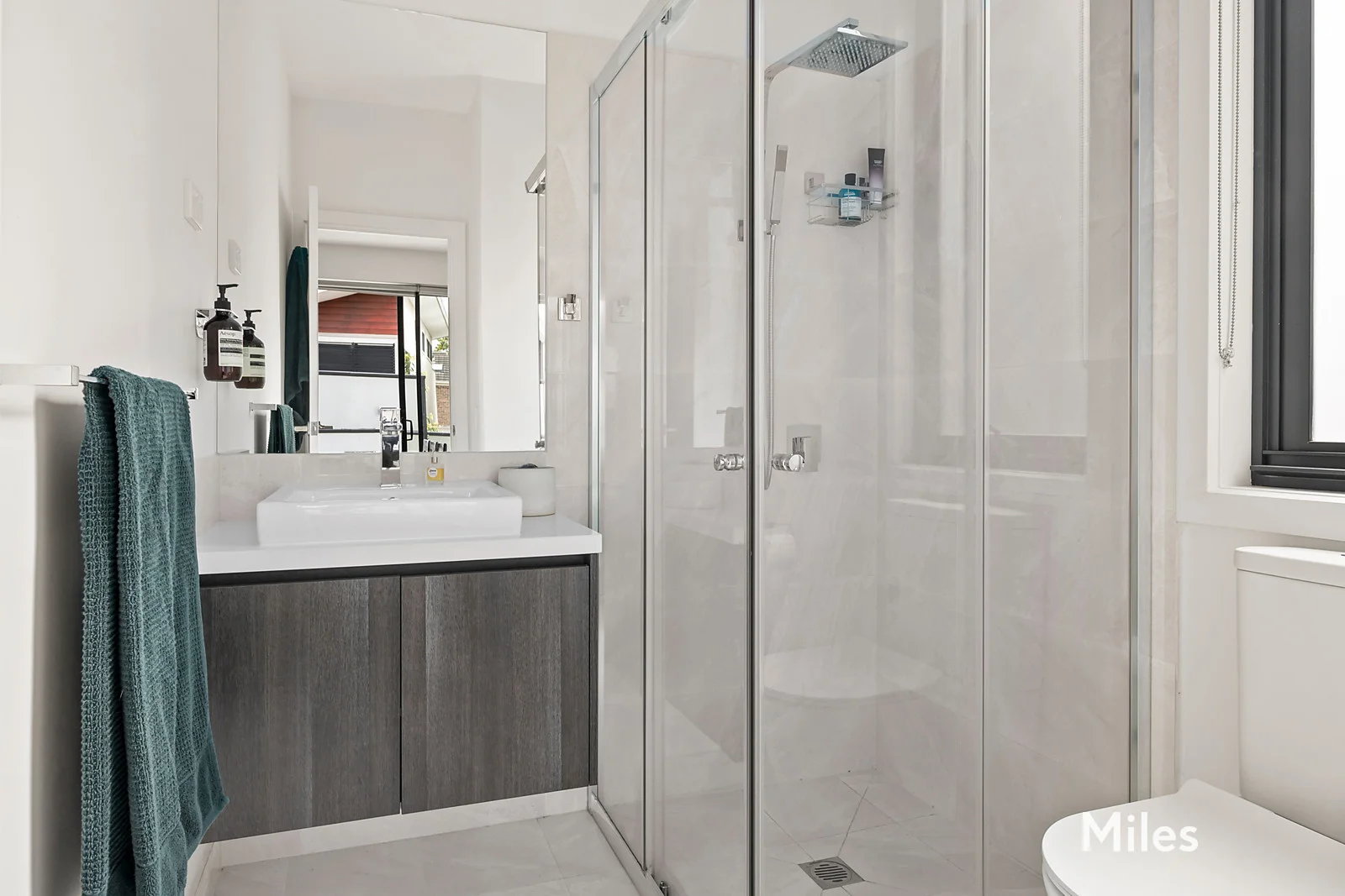 Additional image 8 of 2/180 Hawdon Street, Heidelberg VIC 3084