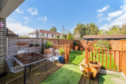 Anne Boleyn Court, London Road KT17