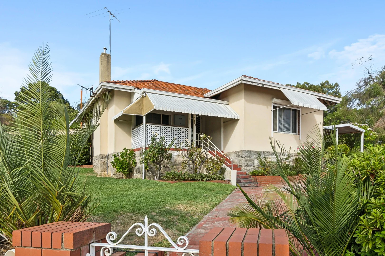 130 Hill View Terrace, St James WA 6102