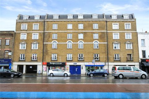 Mile End Road, Stepney Green, London E1
