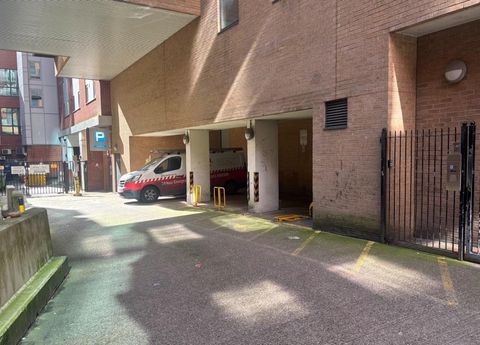 Merchants Place, Reading RG1, Parking/garage to rent