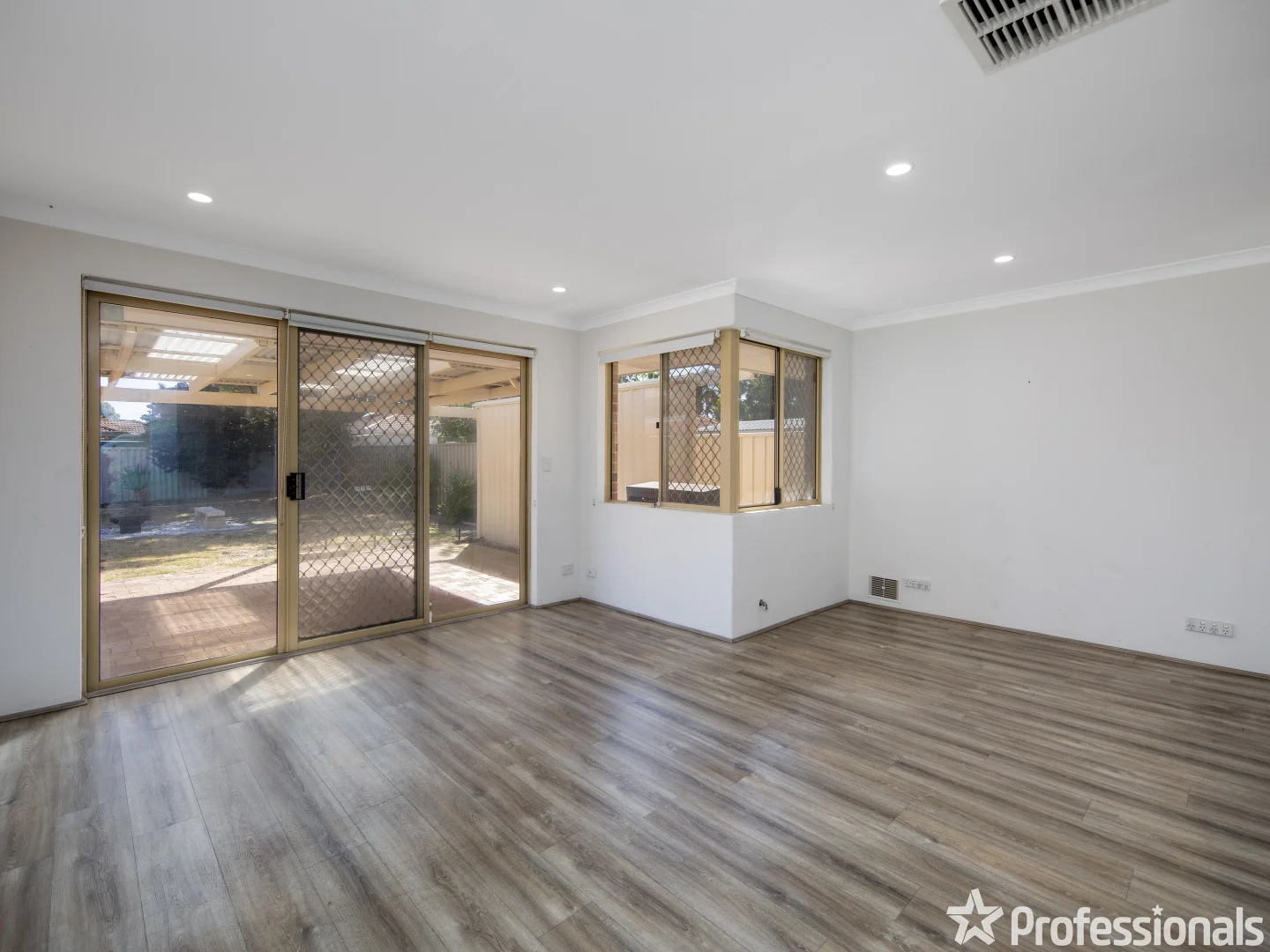 Additional image 14 of 52 Riverside Lane, Seville Grove WA 6112