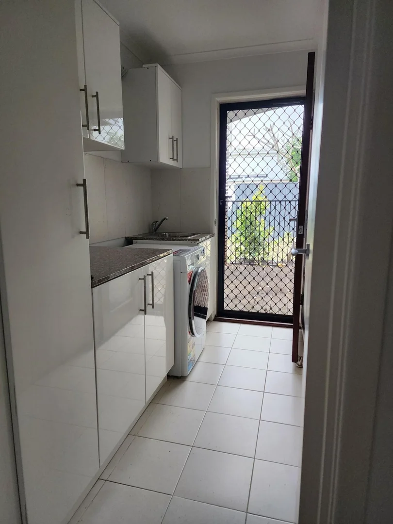 Additional image 8 of 21 Savoy Drive, Broadbeach Waters QLD 4218