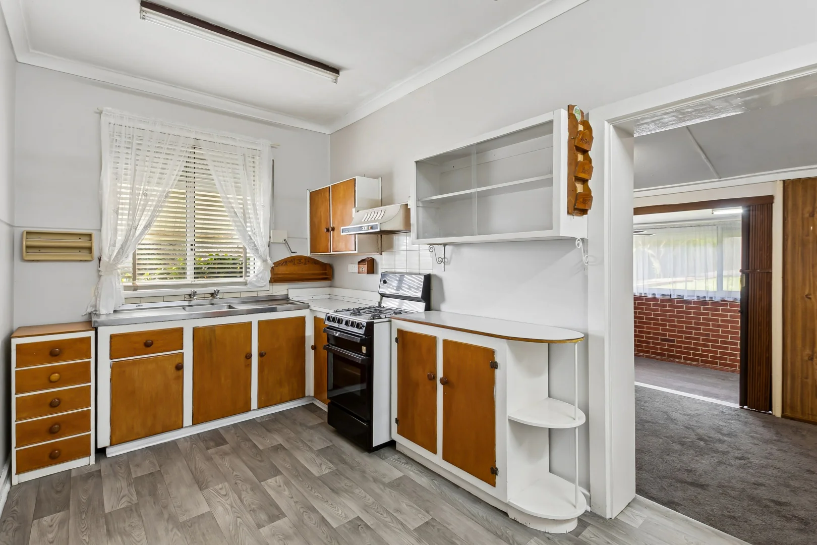 Additional image 6 of 130 Hill View Terrace, St James WA 6102