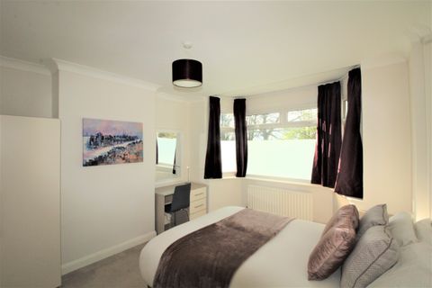 London Road, Reading RG6, Room to rent