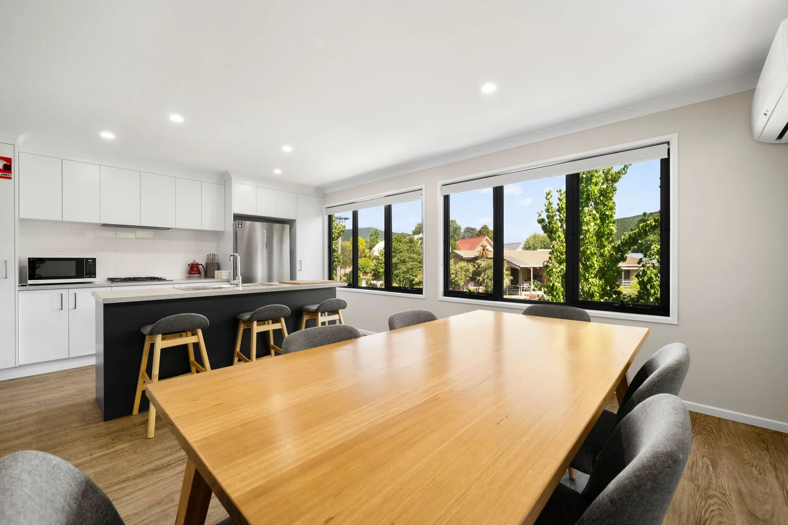 Additional image 5 of 1/4 Butler Court, Bright VIC 3741