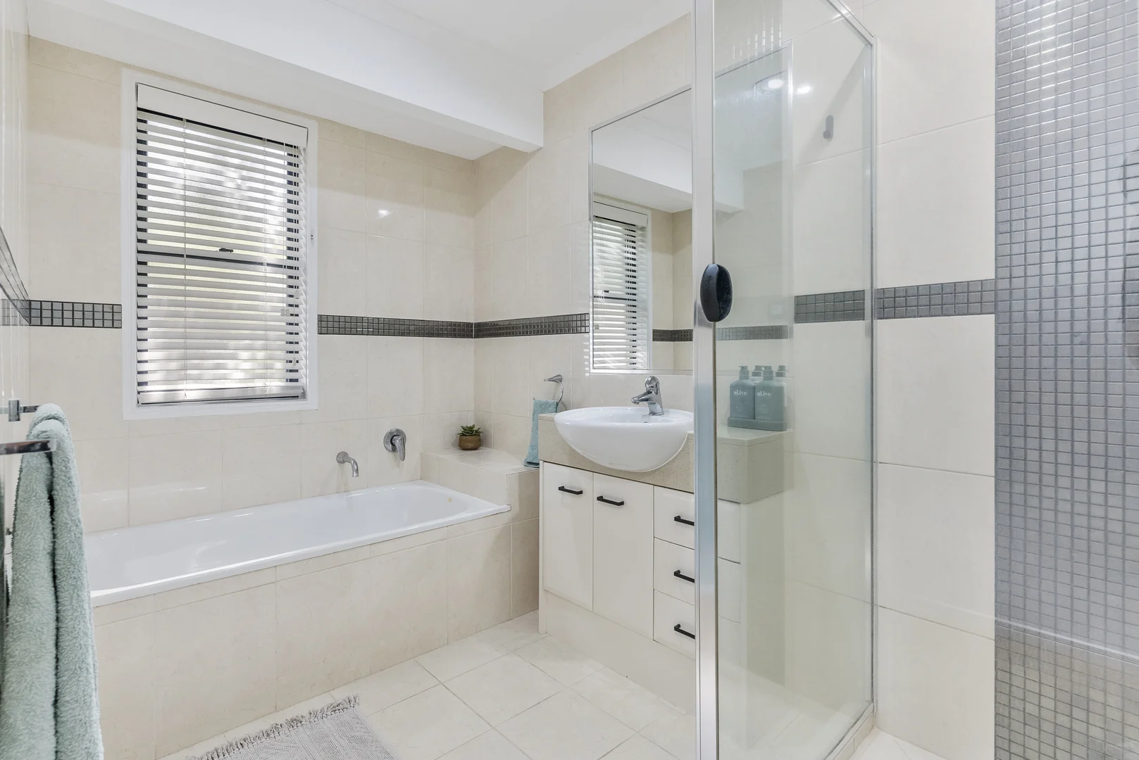 Additional image 17 of 2/3 Cedar Court, Burleigh Heads QLD 4220