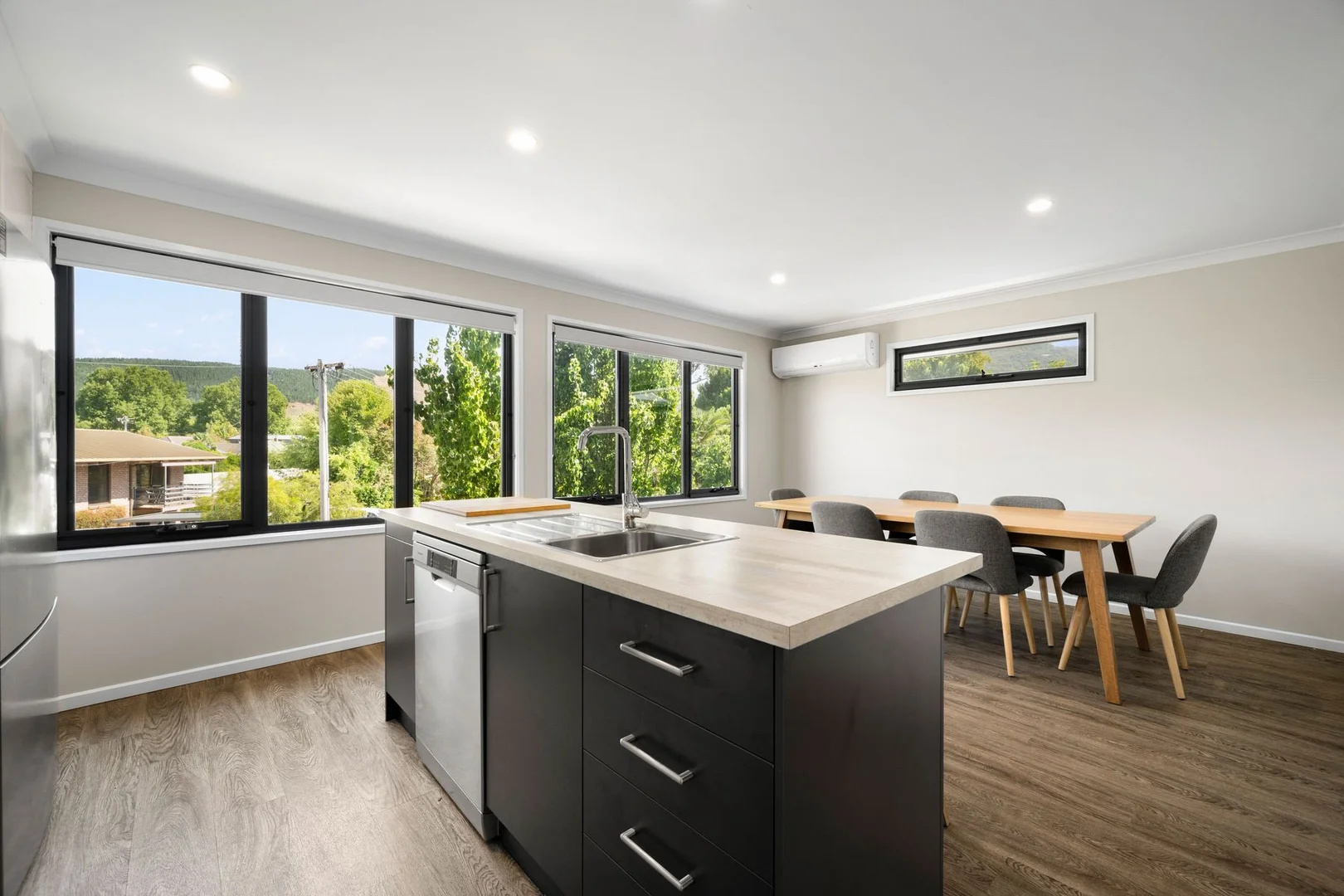 Additional image 6 of 1/4 Butler Court, Bright VIC 3741