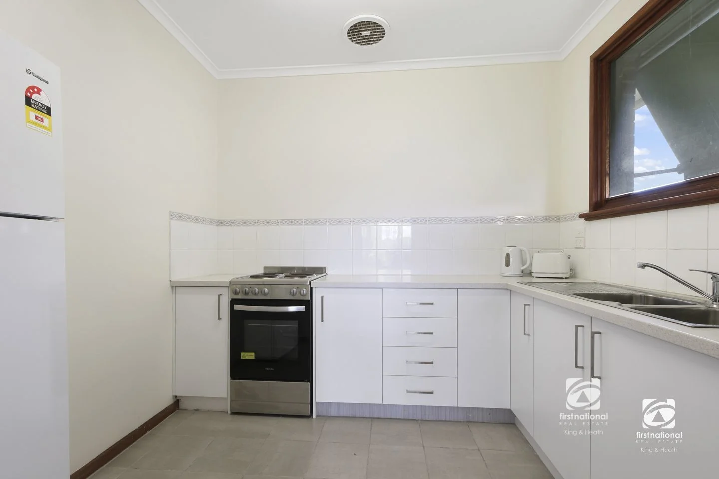 Additional image 6 of 4/28 Rowe Street, Lakes Entrance VIC 3909