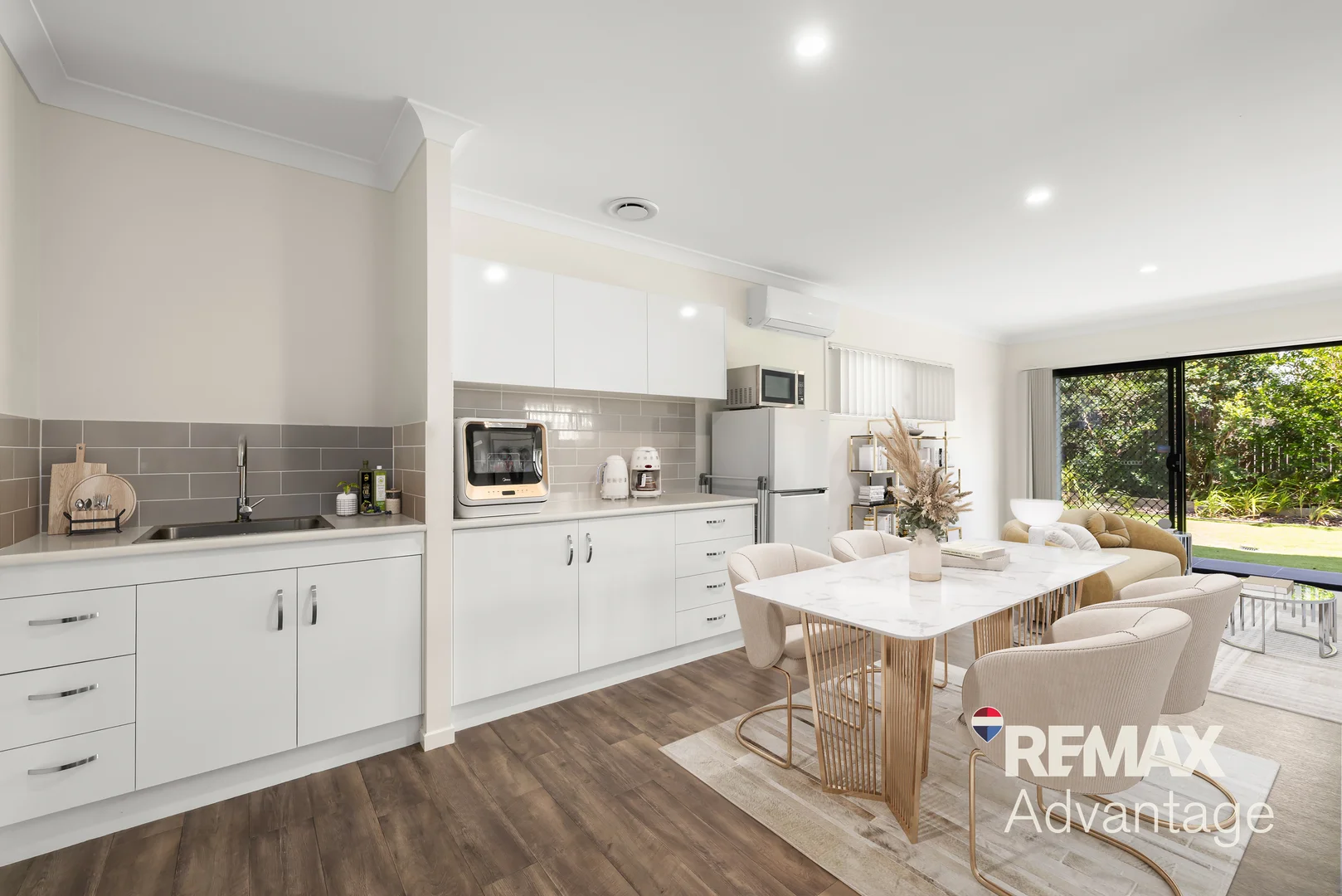 Additional image 7 of 320 Preston Road, Wynnum West QLD 4178