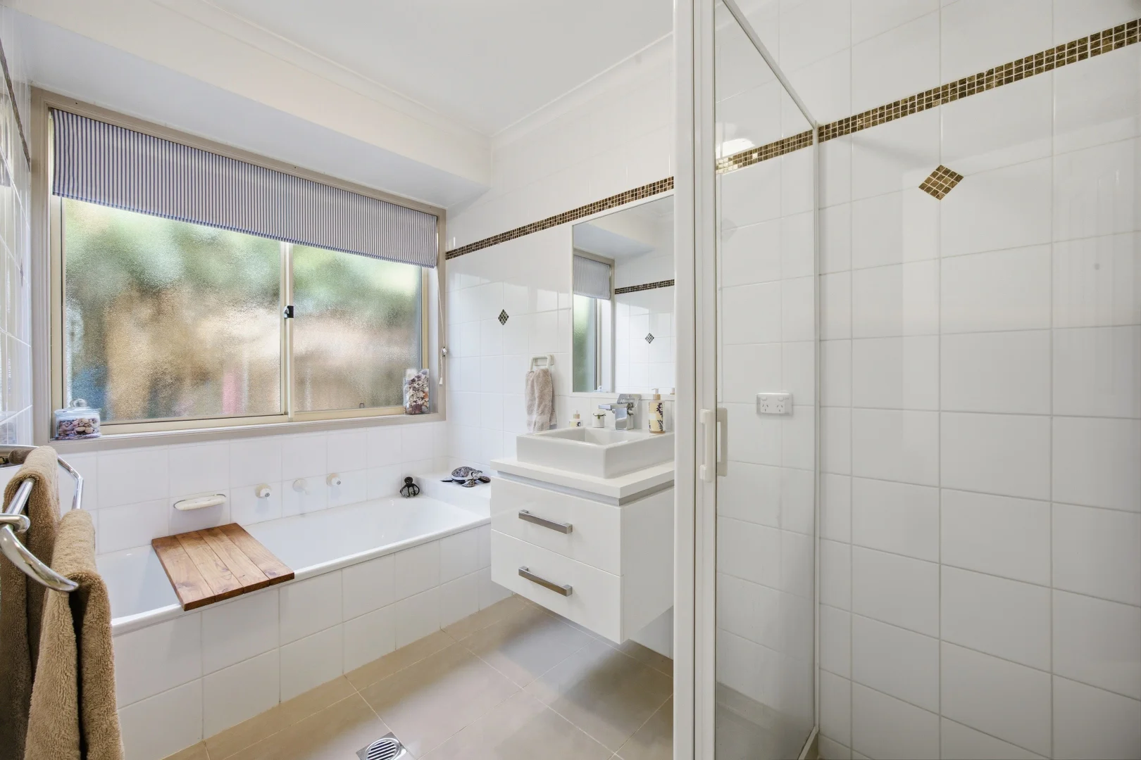 Additional image 18 of 10 Parkview Crescent, Jerrabomberra NSW 2619