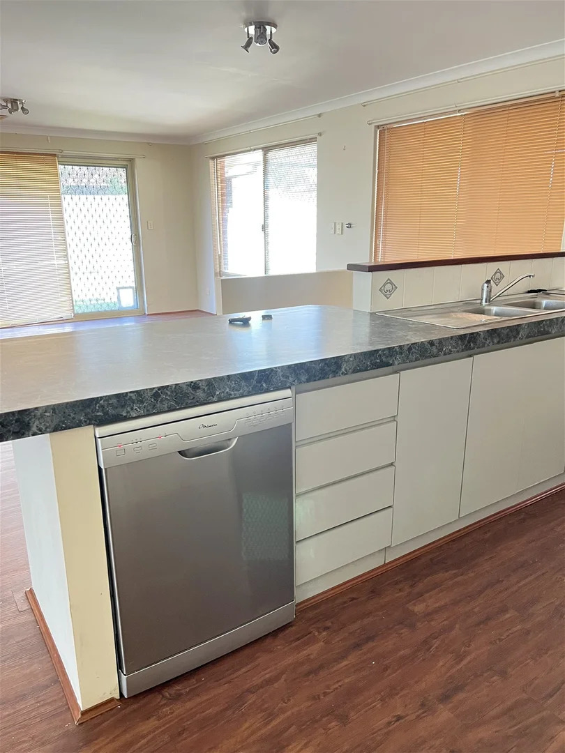 Additional image 2 of 6 Dunlowe Loop, Warnbro WA 6169