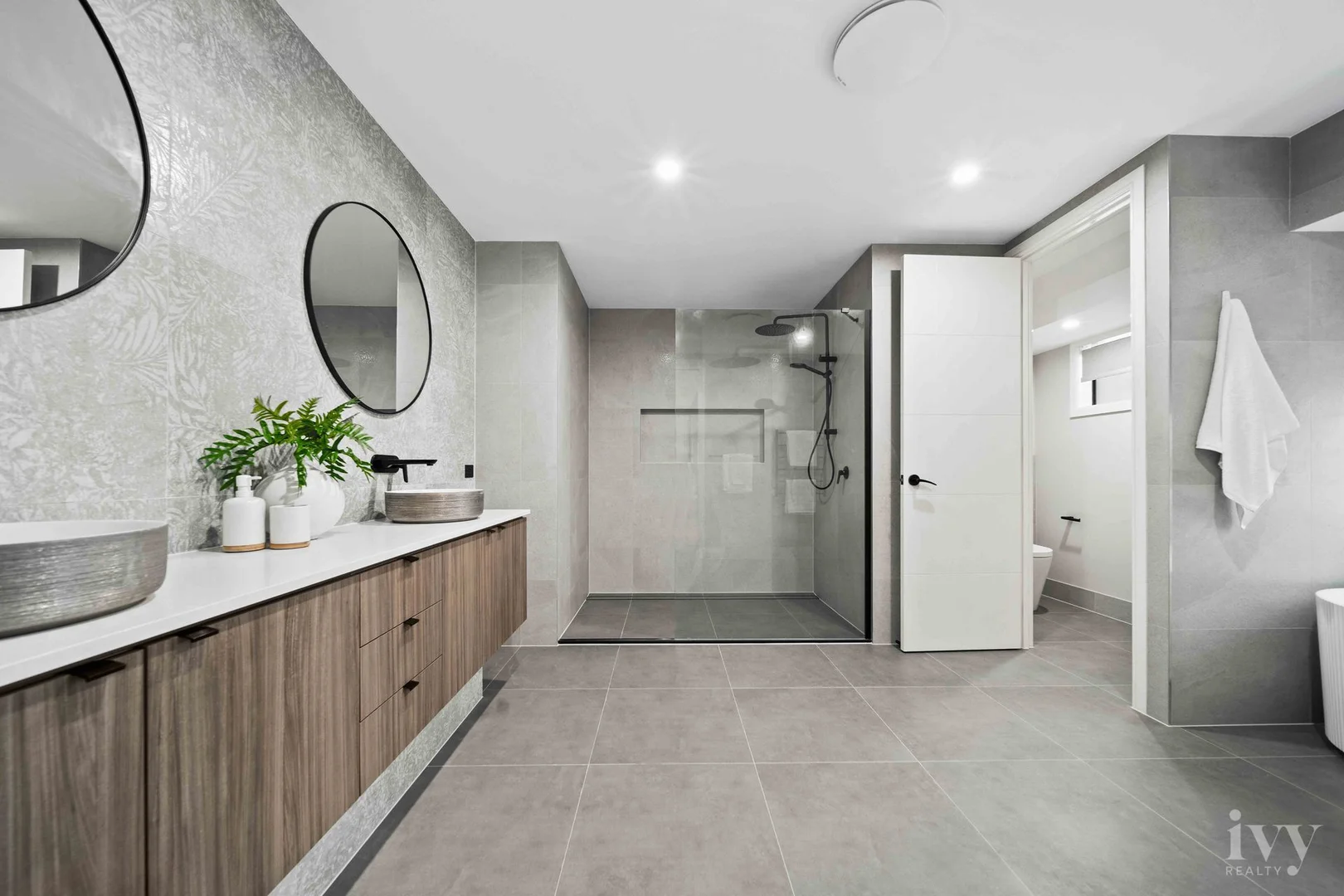 Additional image 19 of 188 Lake Serenity Boulevard, Helensvale QLD 4212