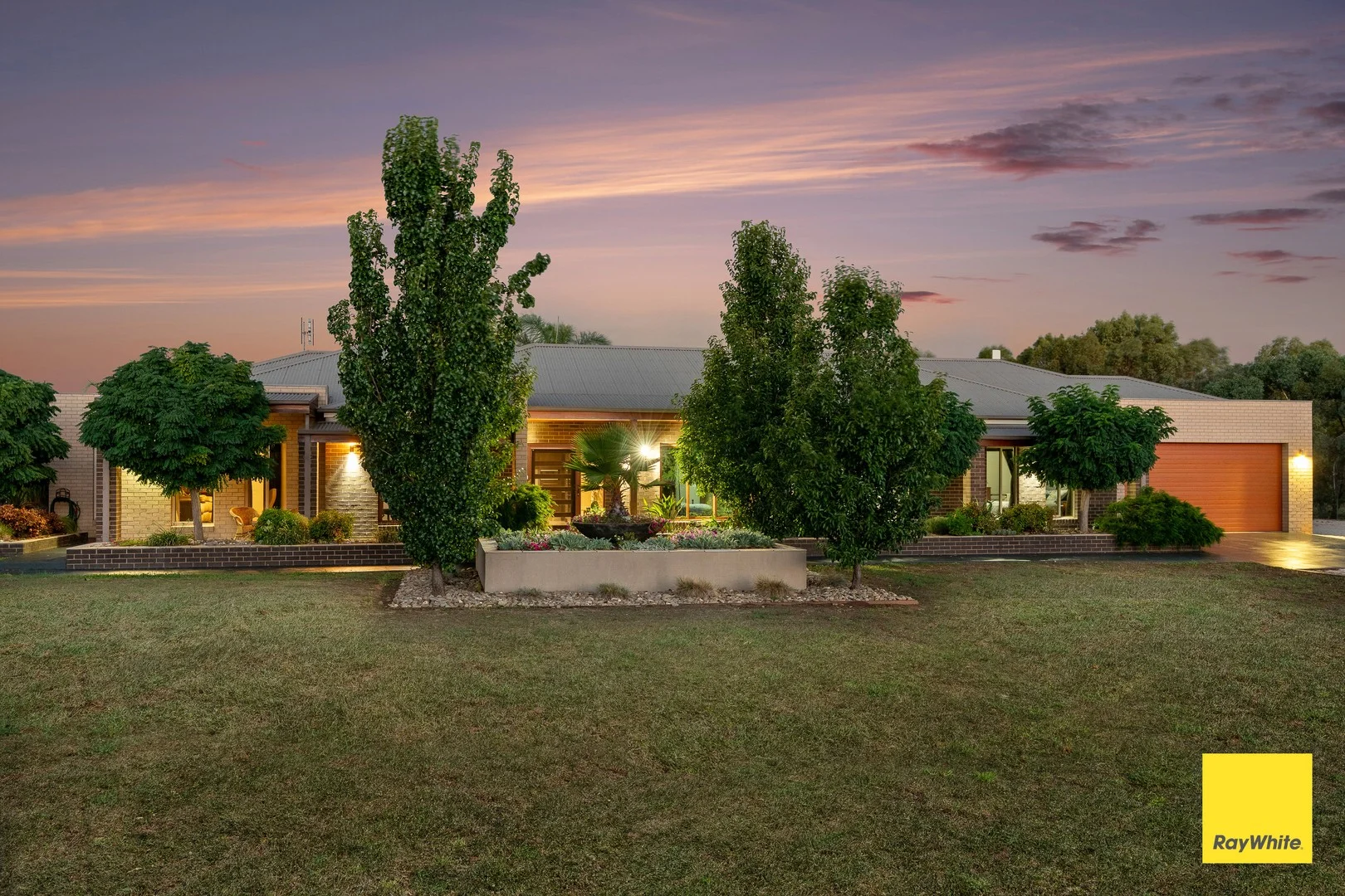 13 Bettys Avenue, Junortoun VIC 3551