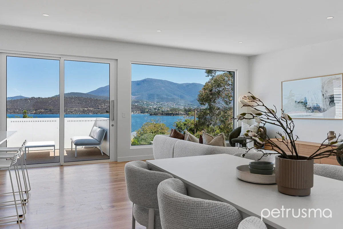 Additional image 6 of 1/107 Derwent Avenue, Lindisfarne TAS 7015