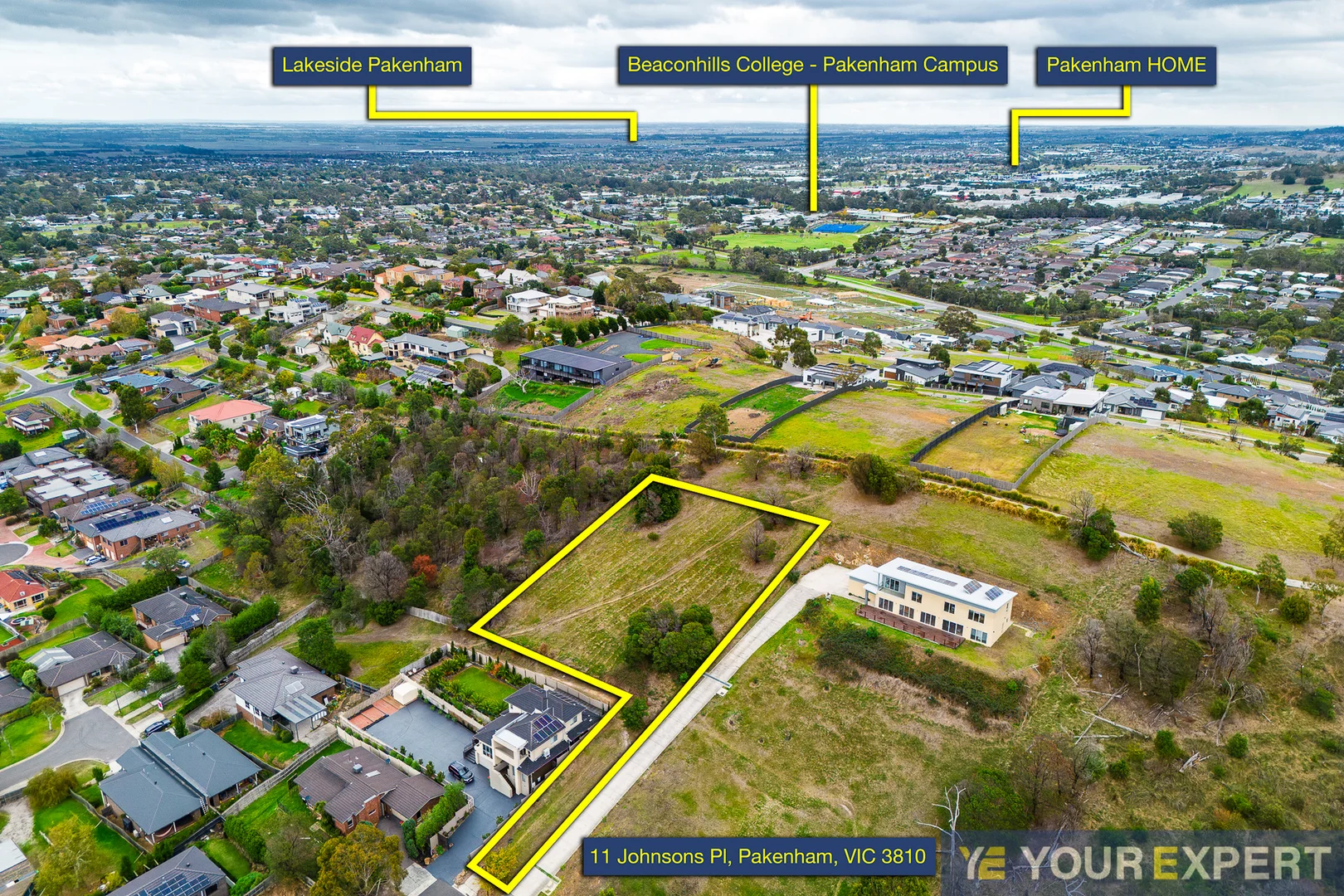 11 Johnsons Place, Pakenham South VIC 3810