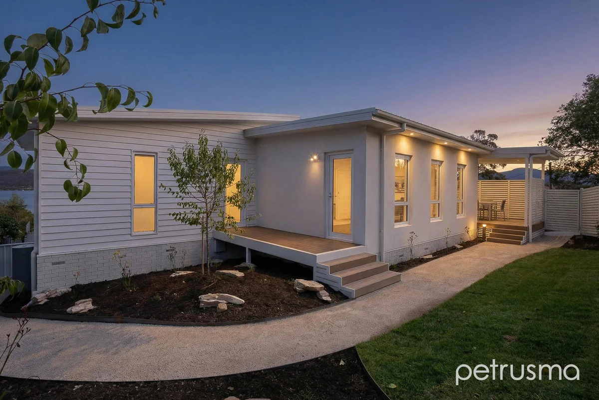 Additional image 29 of 1/107 Derwent Avenue, Lindisfarne TAS 7015