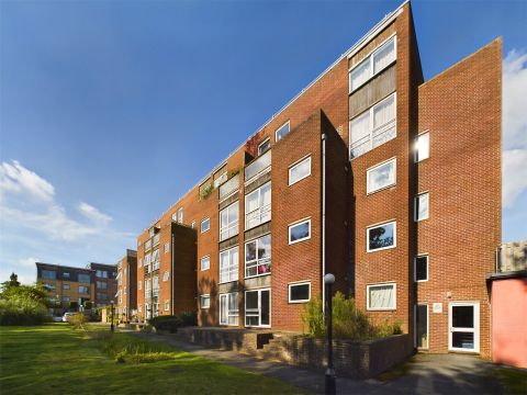 Bath Road, Reading, Berkshire RG30