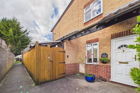 Bamburgh Close, Reading, Berkshire RG2