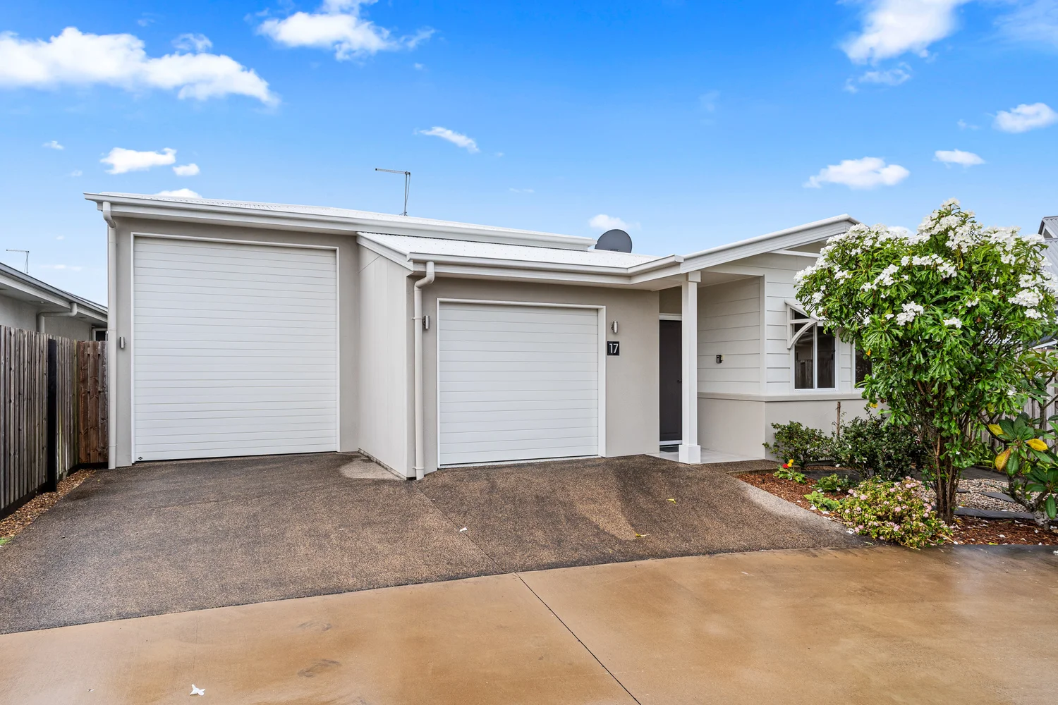 17/2-20 Island View Drive, Urangan QLD 4655