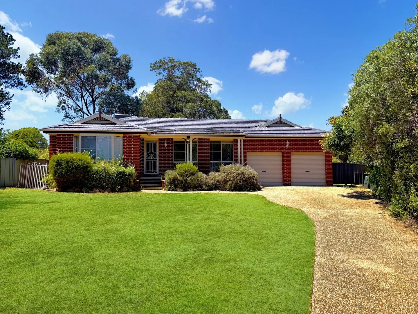 10 Samuel Court, Young NSW 2594
