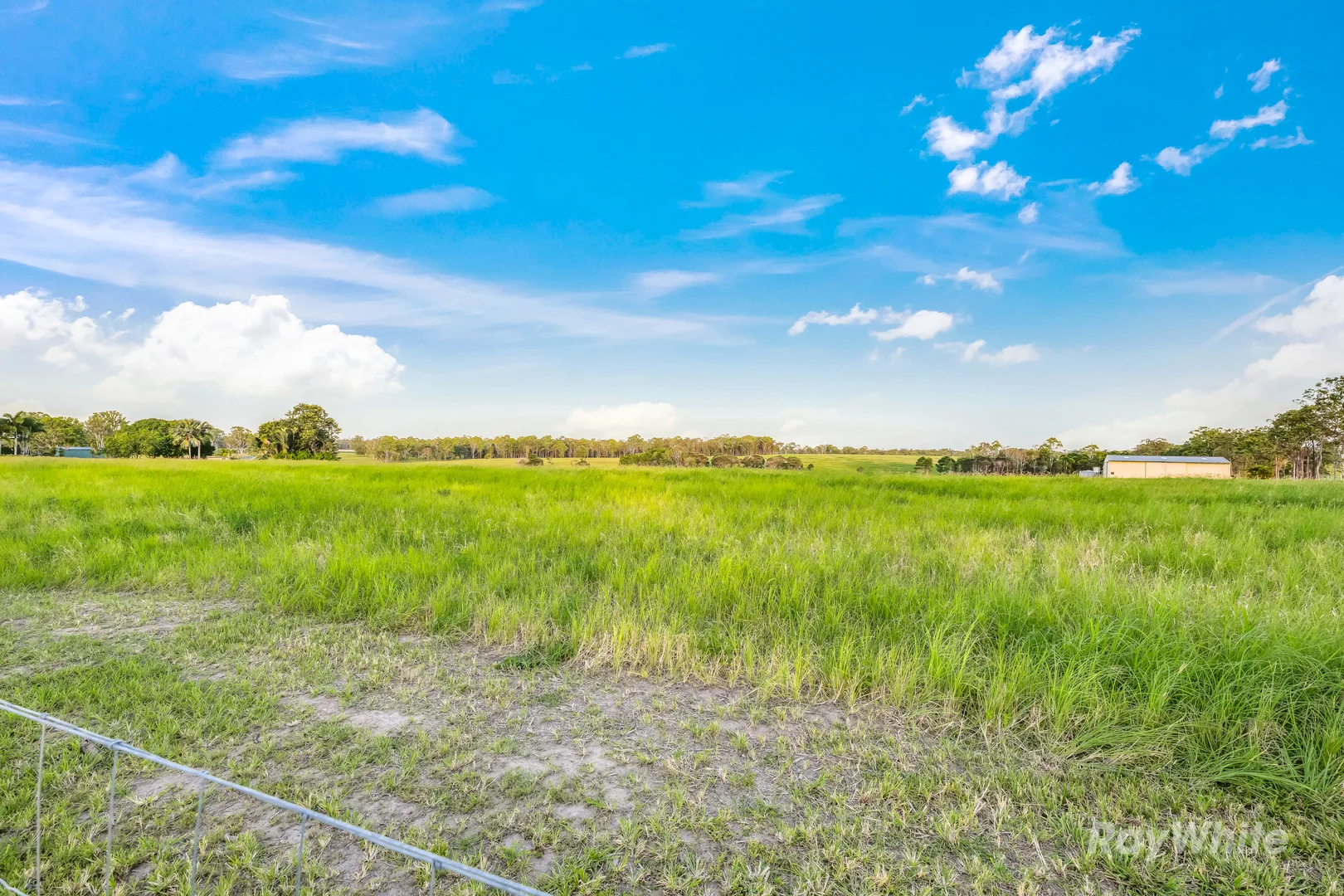 Additional image 33 of 9 Eden Street East, Walkers Point QLD 4650