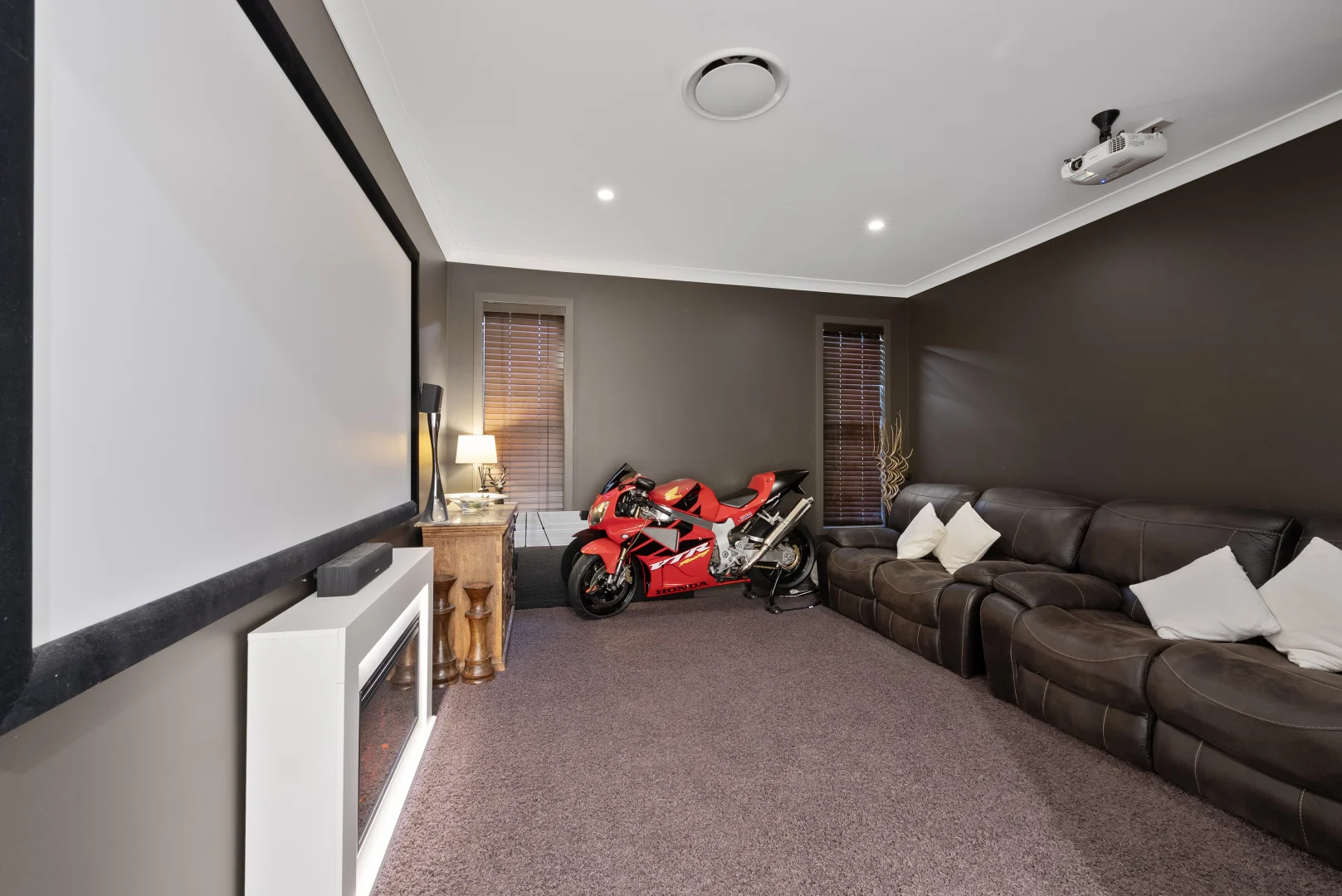 Additional image 10 of 2567 Cressbrook Drive, Hope Island QLD 4212