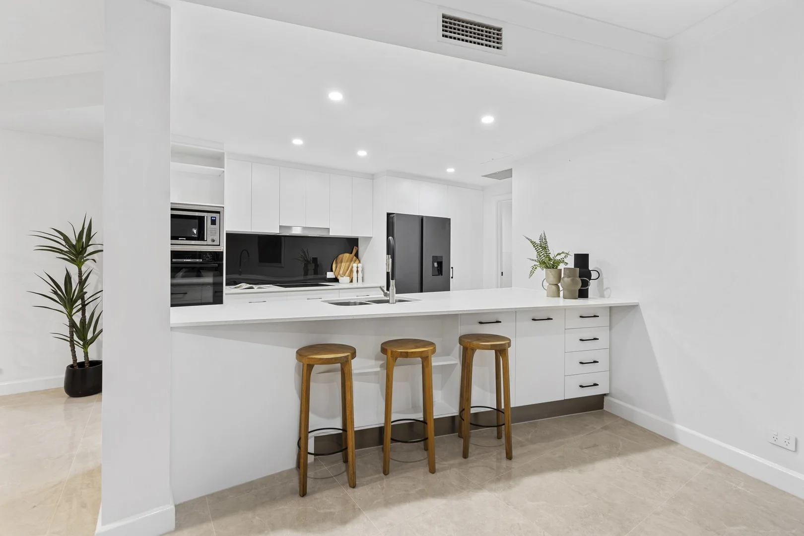 Additional image 5 of 8/18 Canal Avenue, Runaway Bay QLD 4216