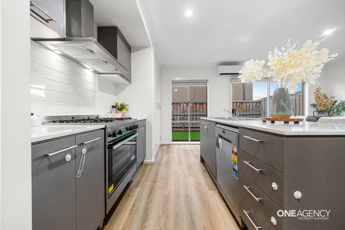 Additional image 5 of 13 Wonderland Road, Werribee VIC 3030