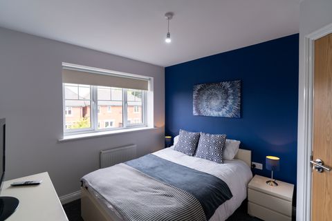 The Drive, Earley, Reading RG6, Room to rent