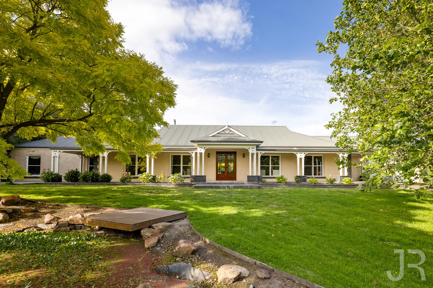 14-16 Cloverfield Close, Berwick VIC 3806