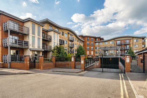Quadrant Court, Reading RG1