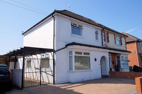 Southampton Road, Portchester Borders PO6