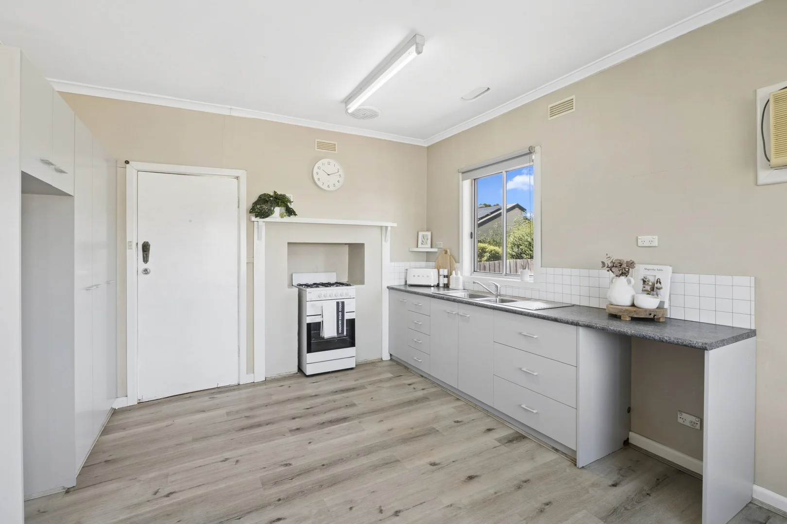 Additional image 4 of 6 Silvester Street, Cobden VIC 3266