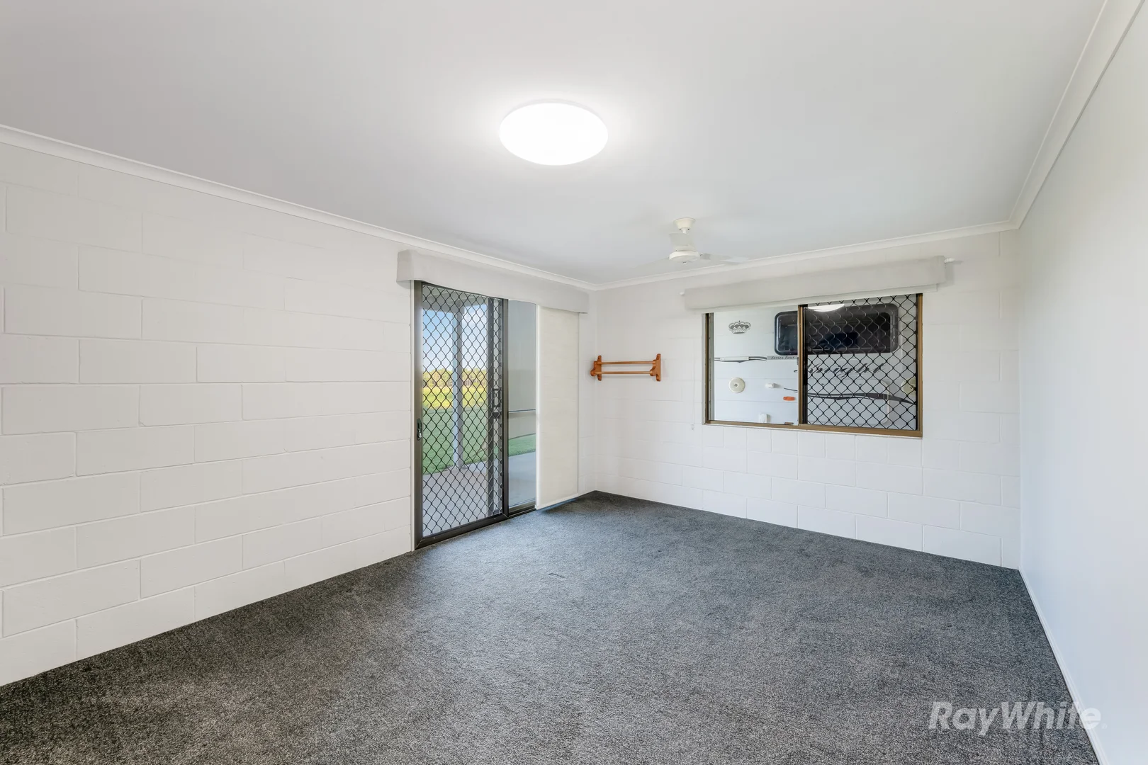 Additional image 17 of 9 Eden Street East, Walkers Point QLD 4650