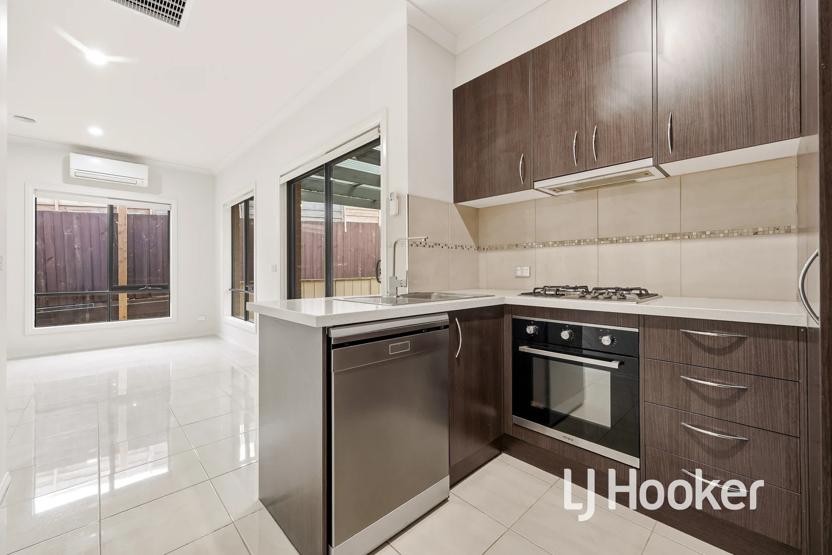 Additional image 5 of 5A Strong Drive, Hampton Park VIC 3976